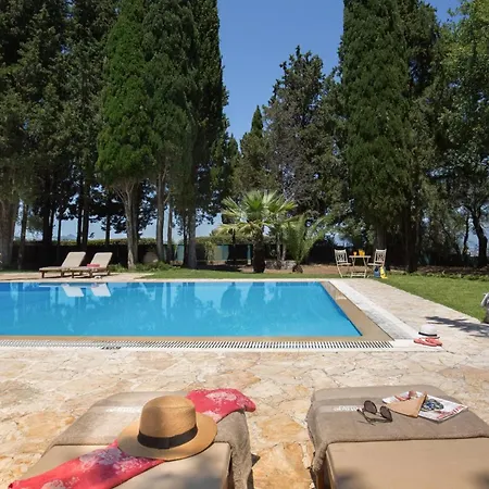 Kirki By Vintage Travel Villa *